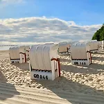 Myhome Ruegen - Haus Johanneshorst Aparthotel 4*