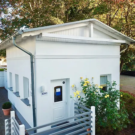 Myhome Ruegen - Haus Johanneshorst Apart Otel 4*